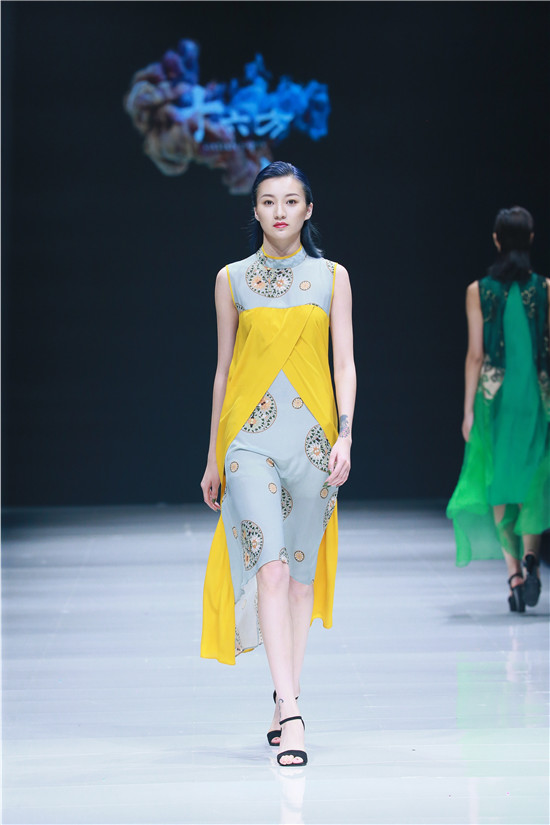  YINJI PLAZA • 银基原创品牌FASHION SHOW 在2019中原国际时装周上演“盛夏秀典”