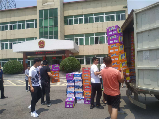 闻“汛”而动 白象食品向安徽凤阳县捐赠爱心物资助力防汛救灾