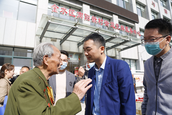 致敬英雄！郑州市青年企业家商会开展抗美援朝老兵慰问活动